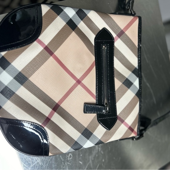 Authentic Burberry crossbody handbag - Picture 2 of 6